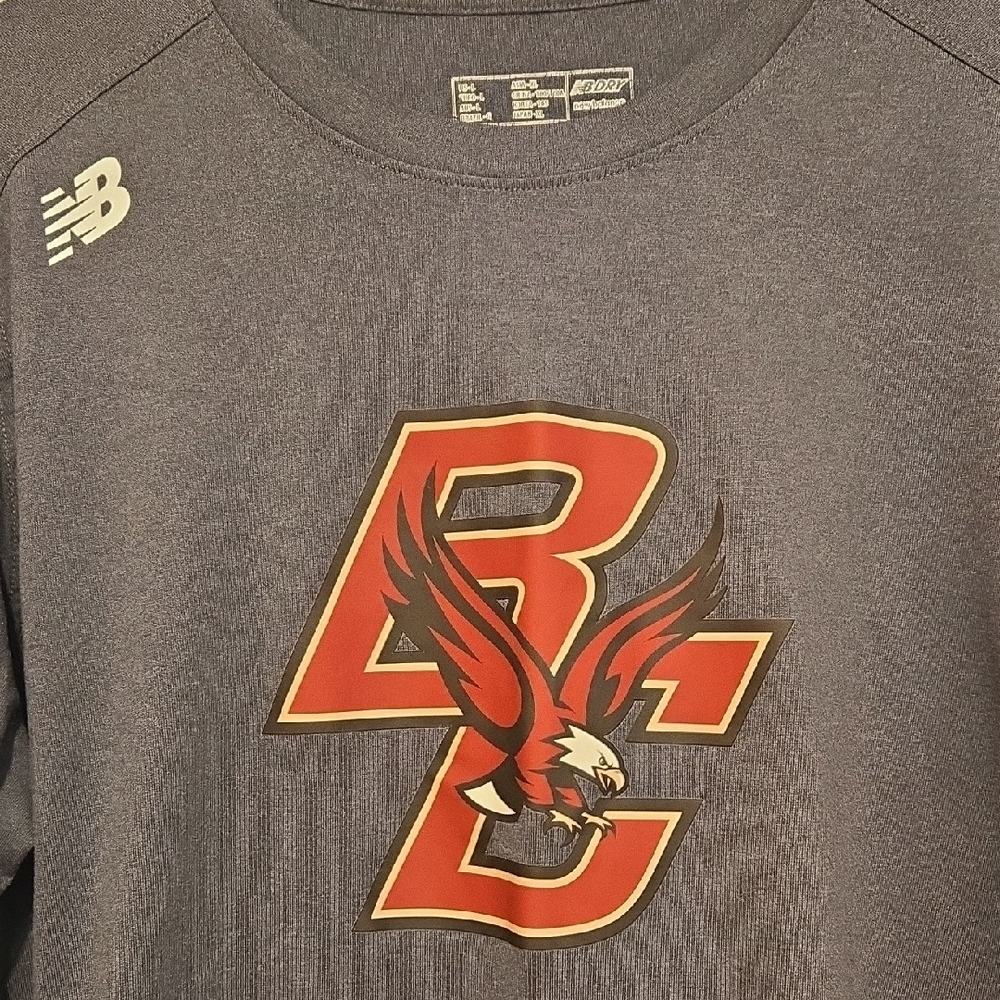 New Balance Charcoal T-Shirt with hole Red BC Graphic Boston College Large Mens